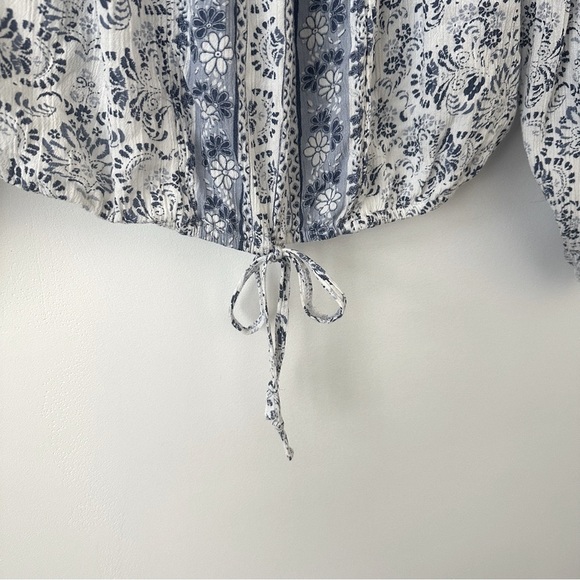 Hollister Blue and White Puff Sleeve Blouse with Smocked Tie Front - Picture 5 of 7